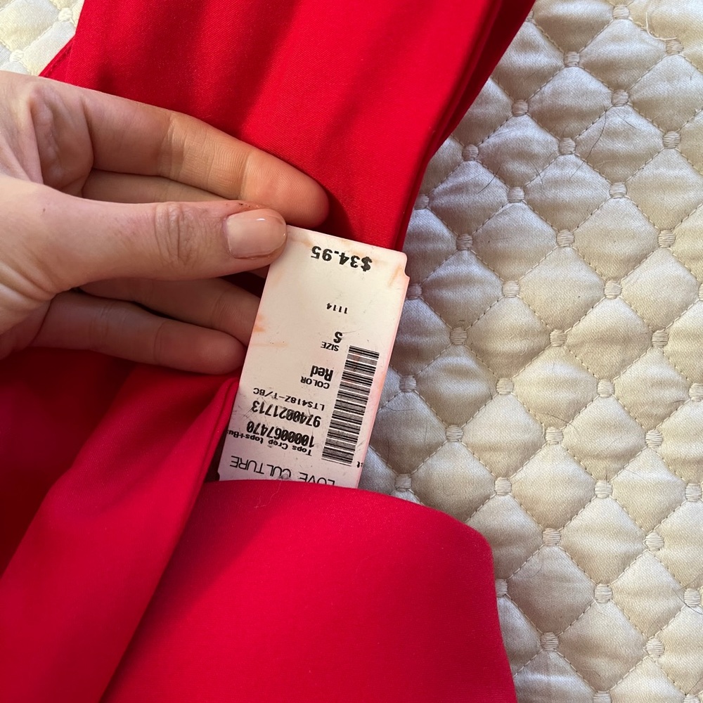 Red Outfit - Picture 6 of 6